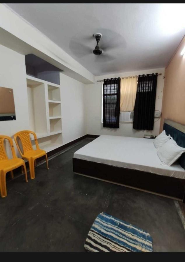 Oyo 81087 Hotel Relax Inn Hāthras 외부 사진