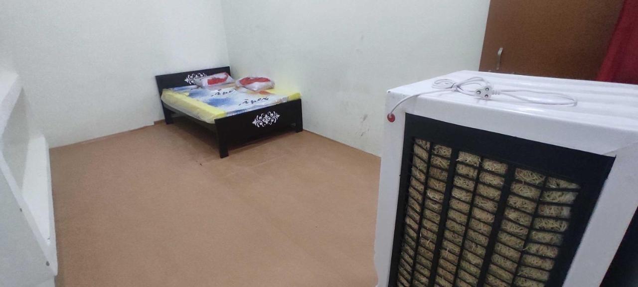 Oyo 81087 Hotel Relax Inn Hāthras 외부 사진