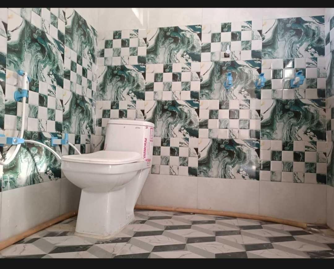 Oyo 81087 Hotel Relax Inn Hāthras 외부 사진