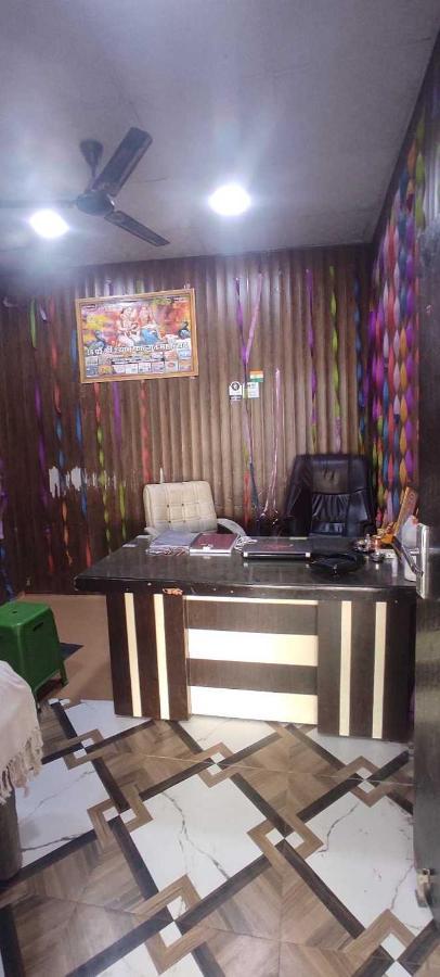 Oyo 81087 Hotel Relax Inn Hāthras 외부 사진